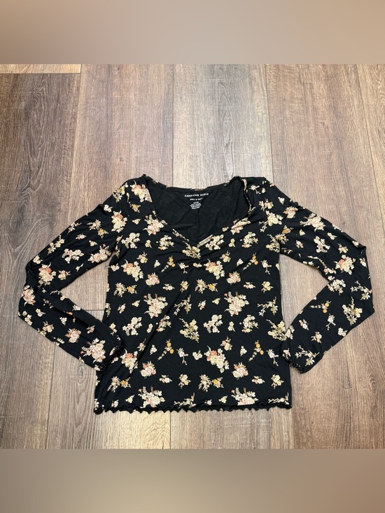American Eagle Outfitters Tops - American Eagle soft and sexy floral black semi cropped long sleeve tee small